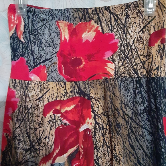 Palazzo Distressed Floral Pants - Picture 7 of 7